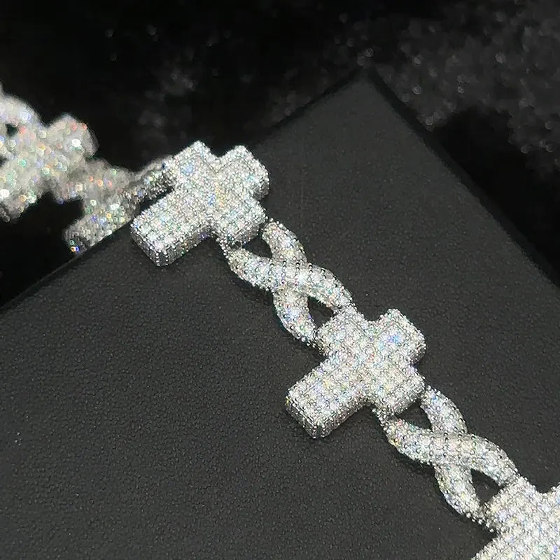 Lustré Moissanite Cross Bracelet 14k Gold