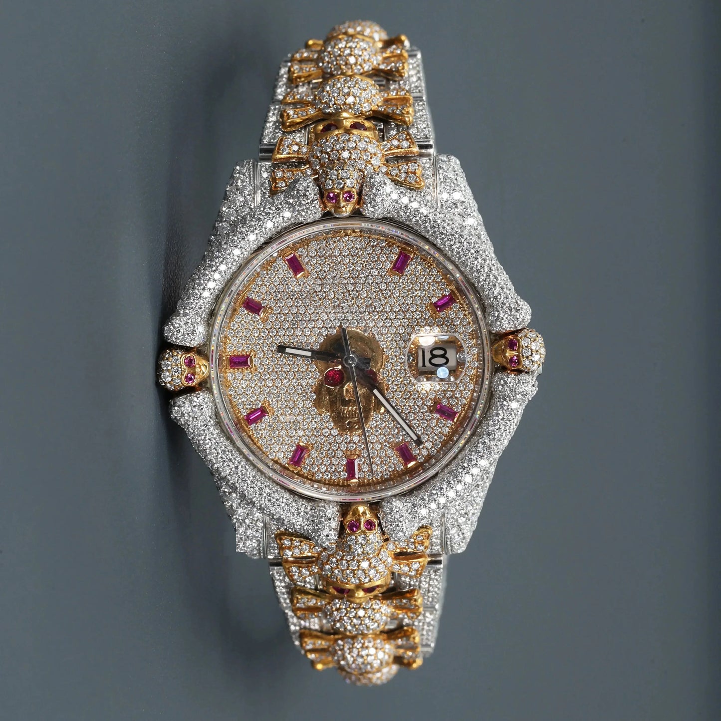 Lustré Moissanite Custom Saphire Buss Down Watch