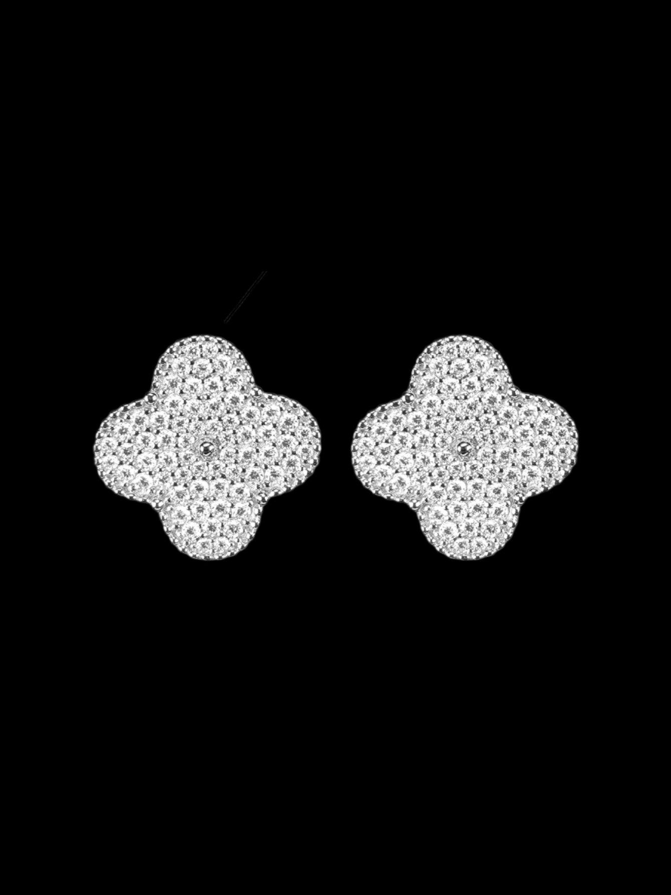 Lustré Moissanite Four Leaf Clover Earring