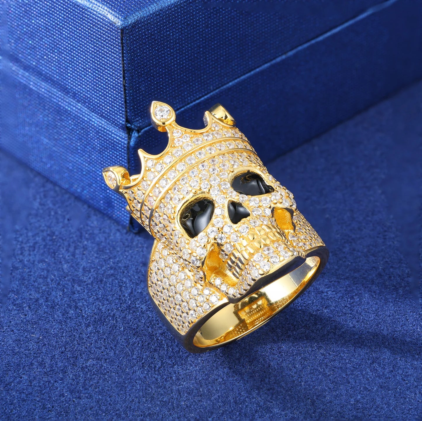 Lustré Moissanite Crown Skull Ring