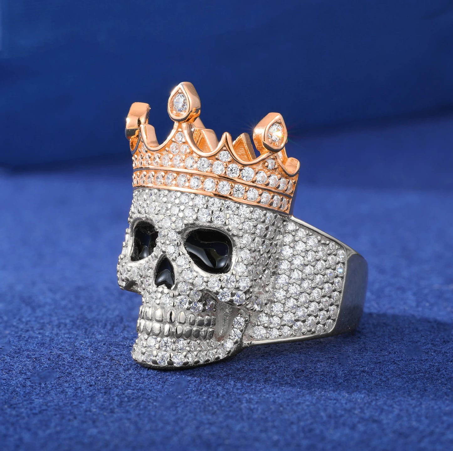 Lustré Moissanite Crown Skull Ring