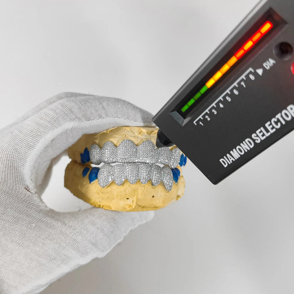 Lustré Moissanite VVS Diamond Grillz
