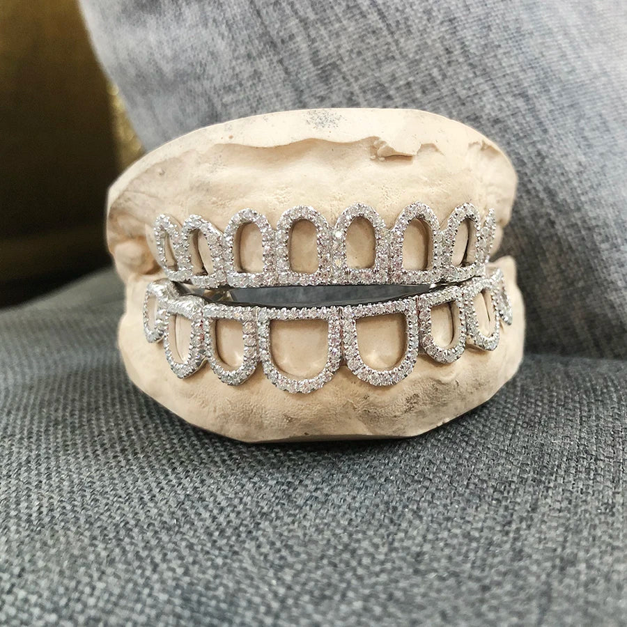 Lustré Moissanite Punk Tooth Cap Grillz