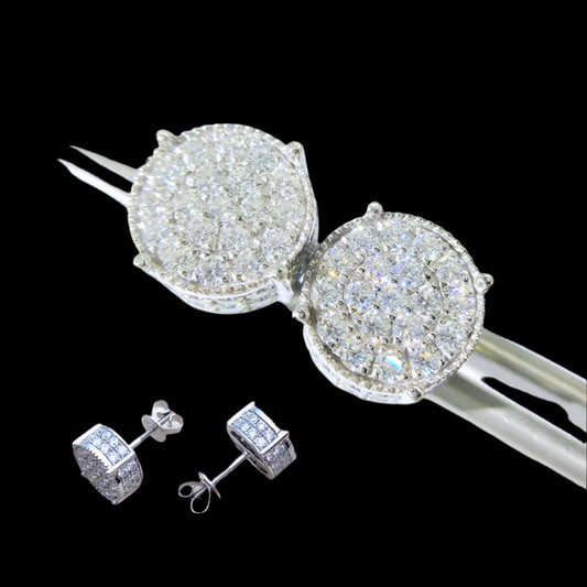 Lustré 10K Gold Moissanite Round Ear Studs